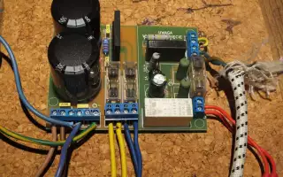 Power supply with optional soft-start module.